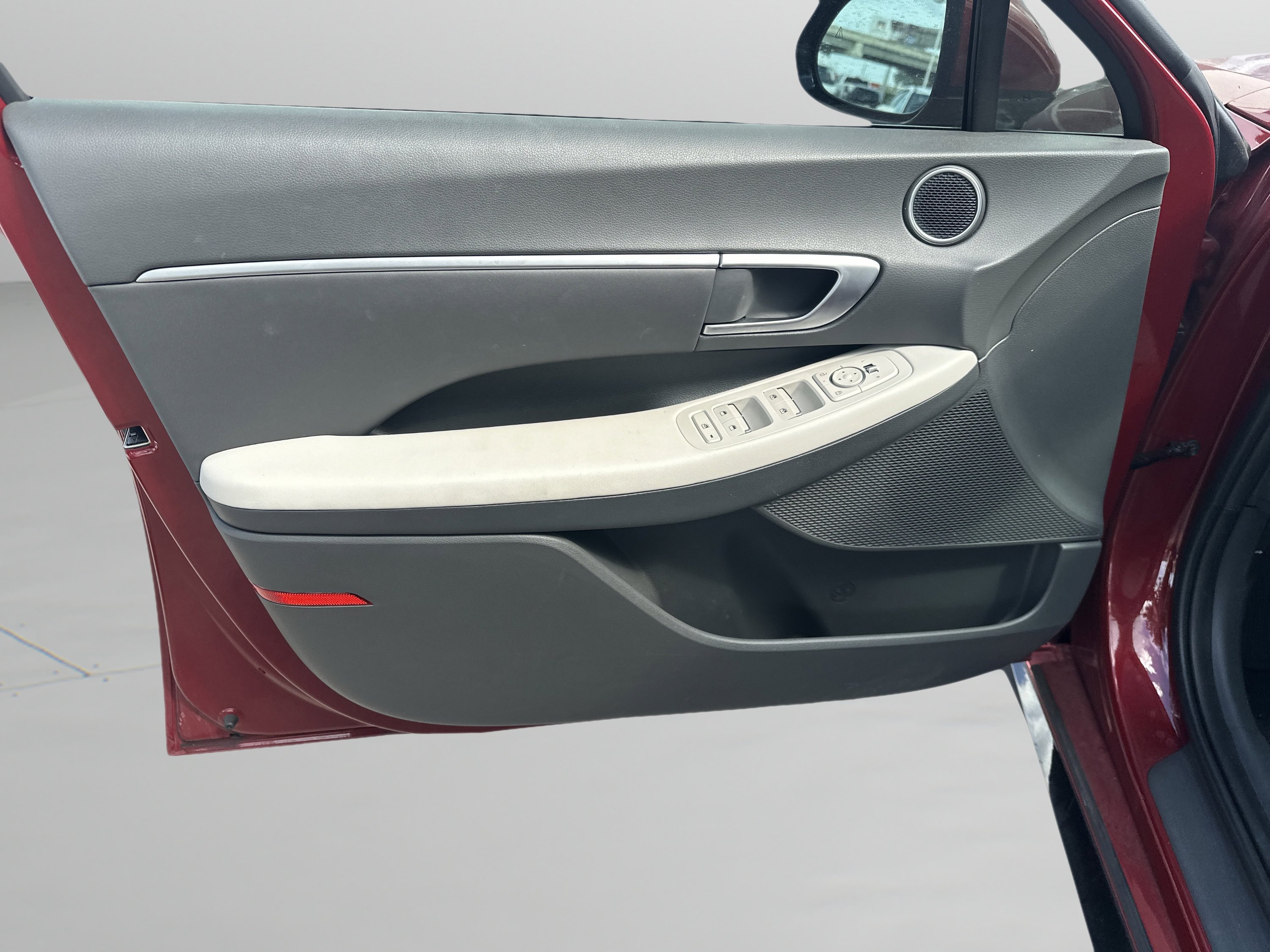 Used 2024 Ultimate red Hyundai SEL image 9