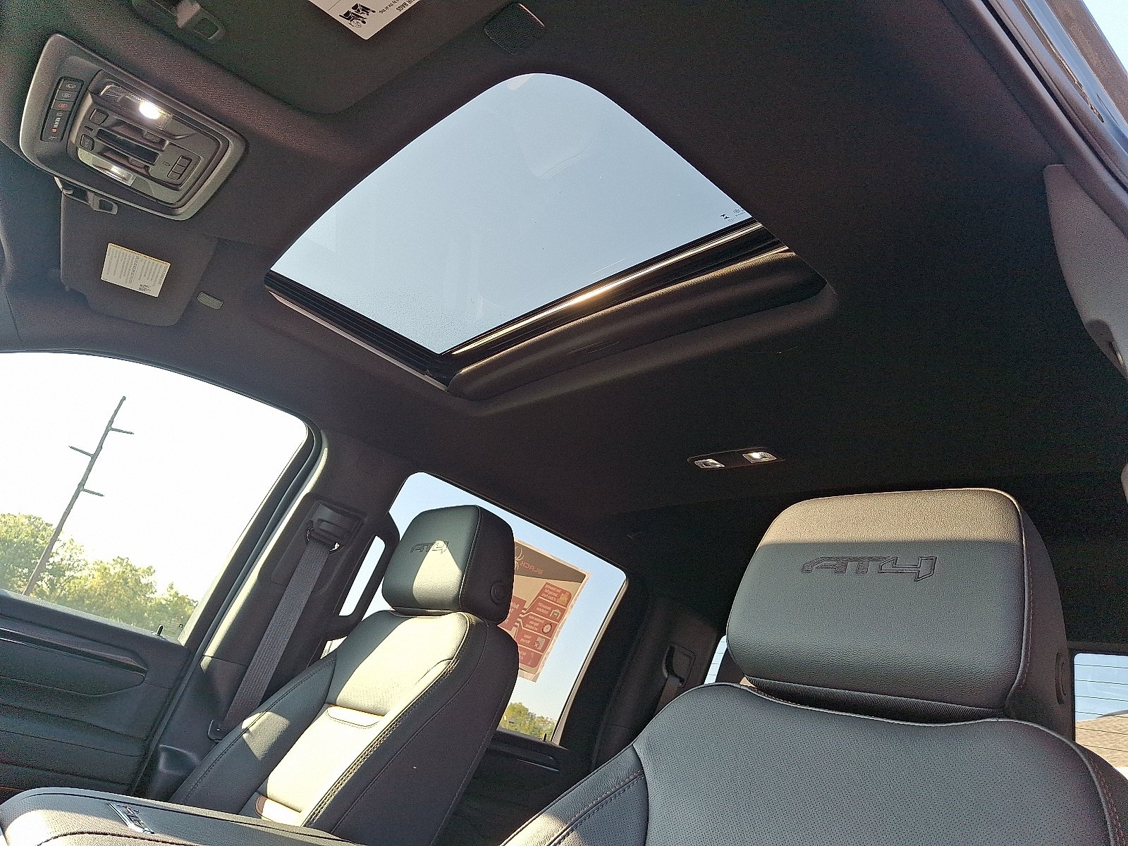 2025 GMC Sierra 2500HD AT4 - Photo 16