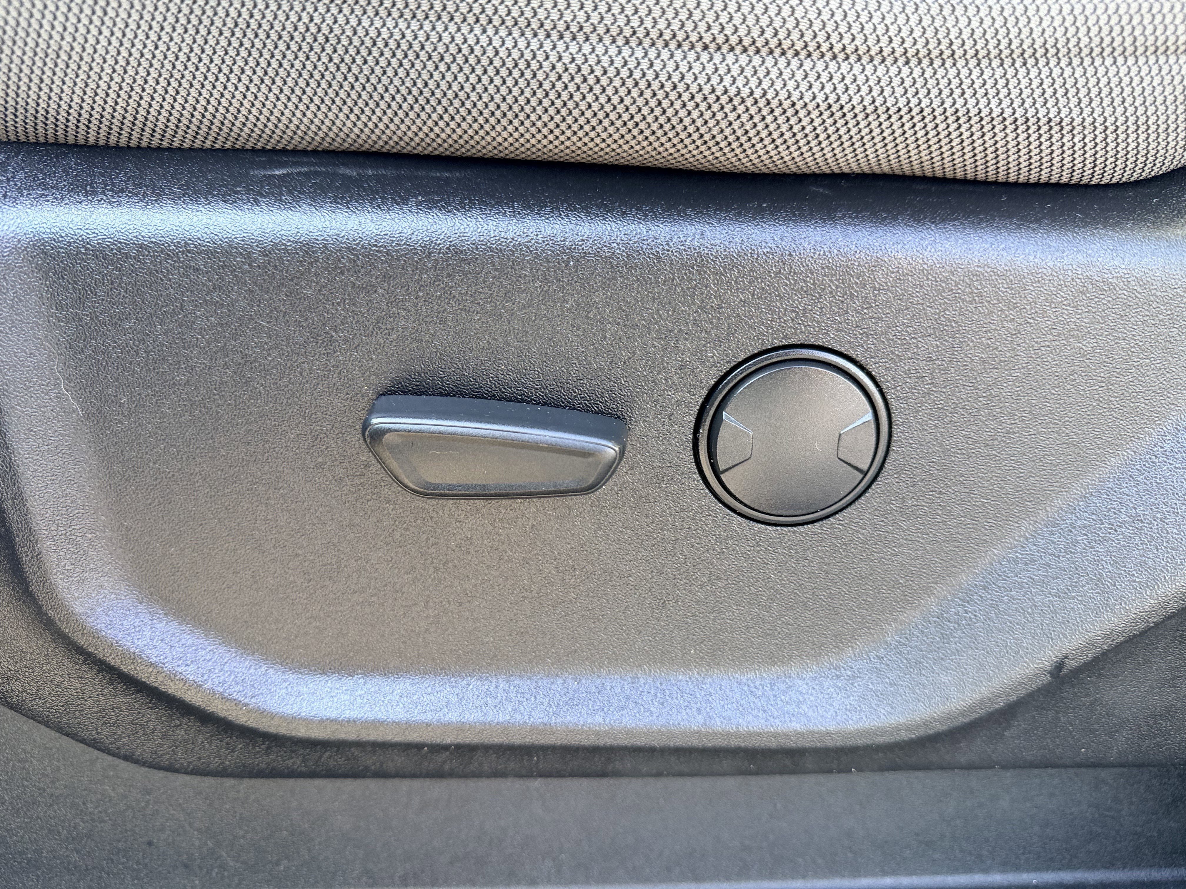 Used 2019 Black Ford XLT image 8