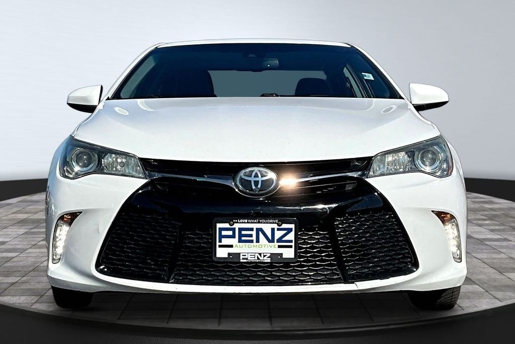 Used 2016 Toyota Camry XSE with VIN 4T1BF1FK7GU589861 for sale in Rochester, Minnesota