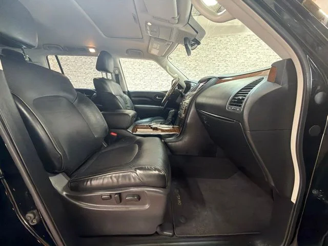 Used 2019 Black Obsidian INFINITI LUXE image 9