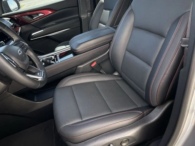 Used 2025 Gray Chevrolet Z71 image 11