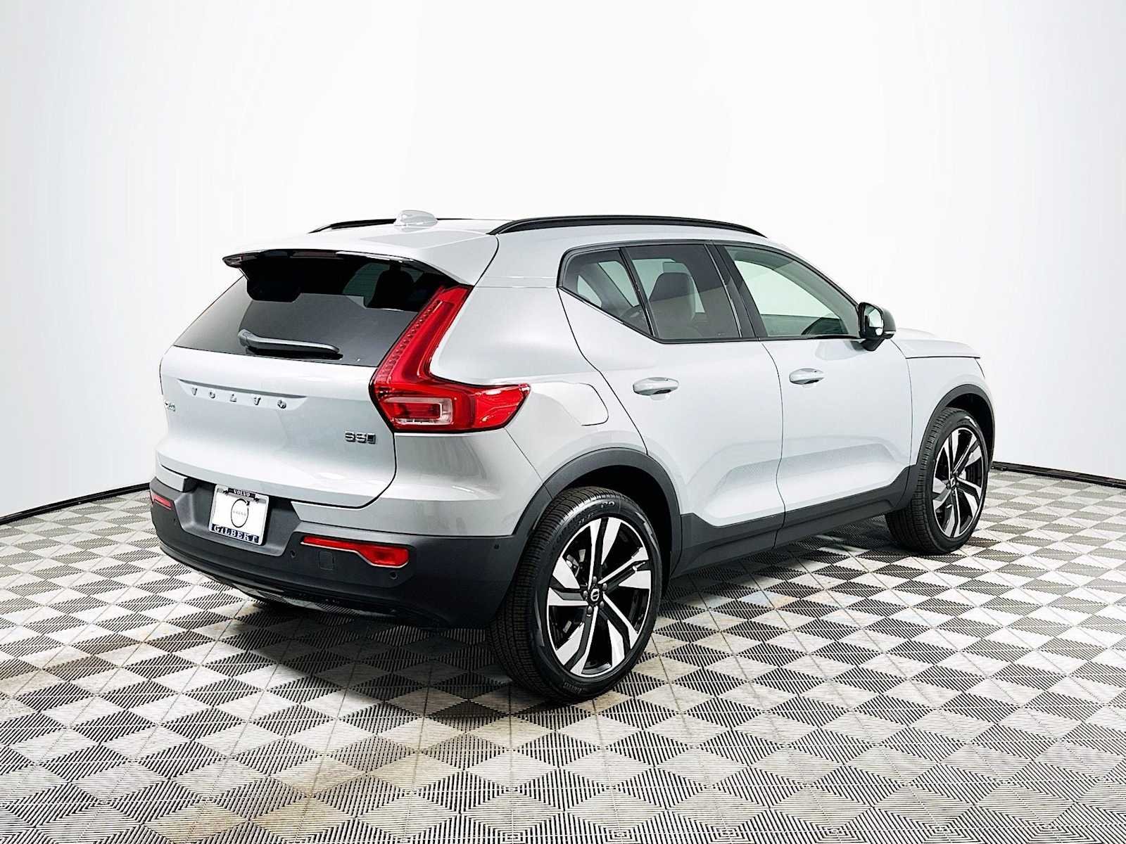 Certified Used 2025 Vapour Grey Volvo Ultra image 7