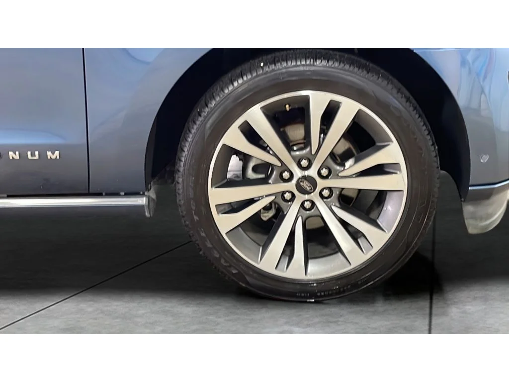 Used 2020 Blue Metallic Ford Platinum image 21