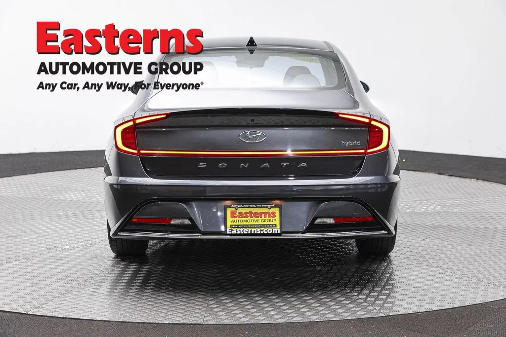 Used 2023 Gray Hyundai SEL image 6
