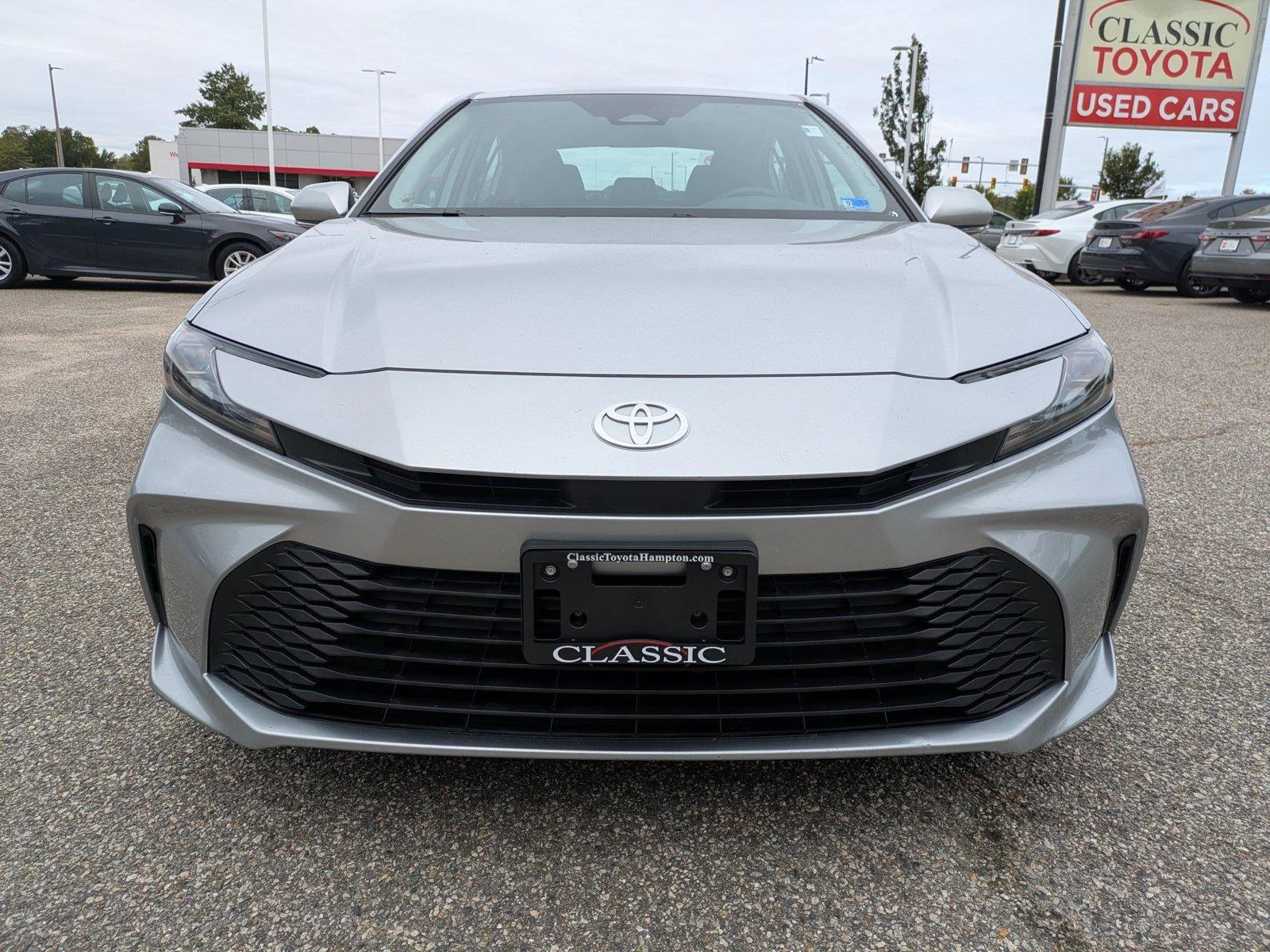 Used 2025  Toyota LE image 9