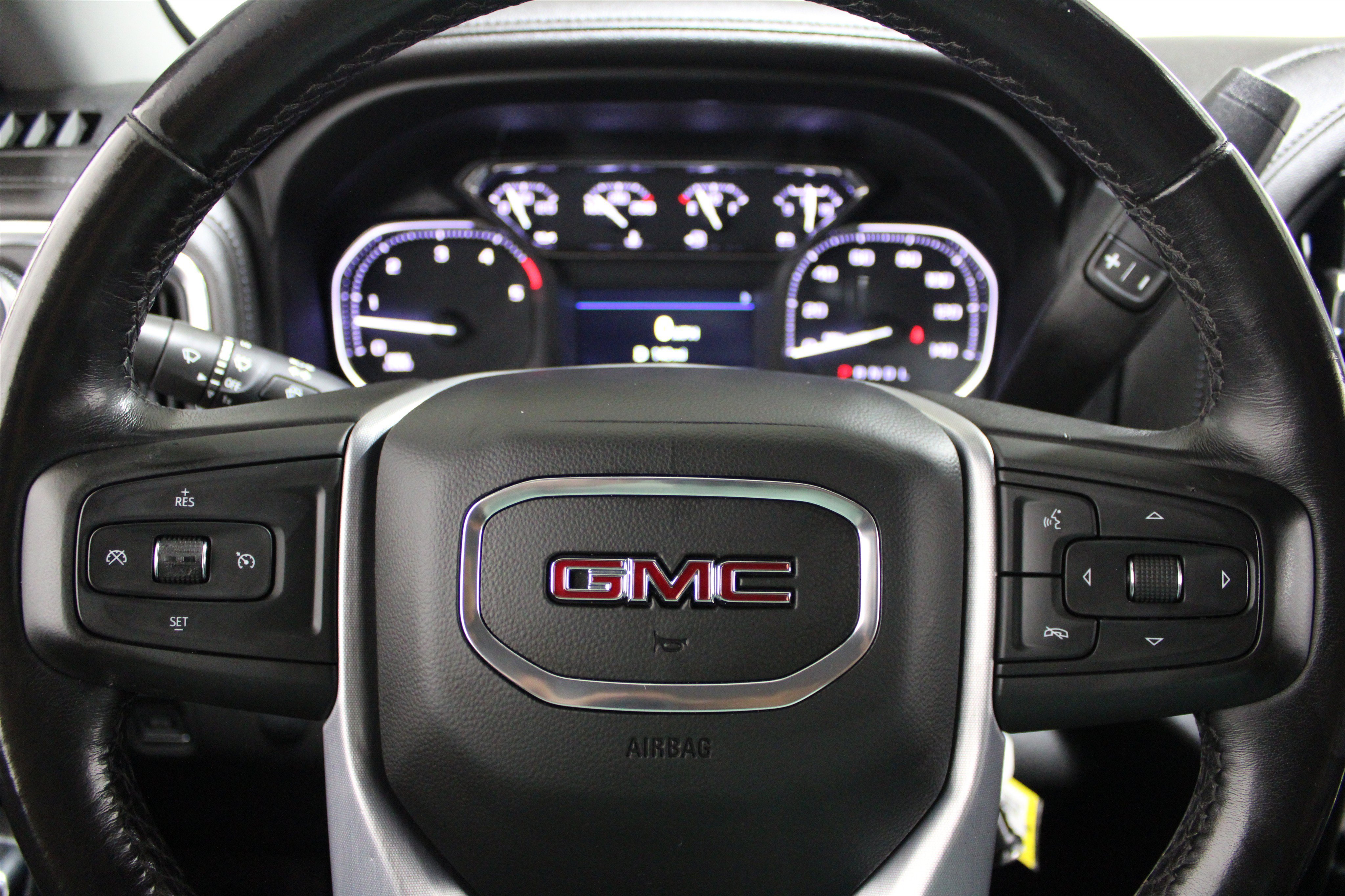 Used 2022 Black GMC SLE Crew Cab 4x4 - Lifted image 7