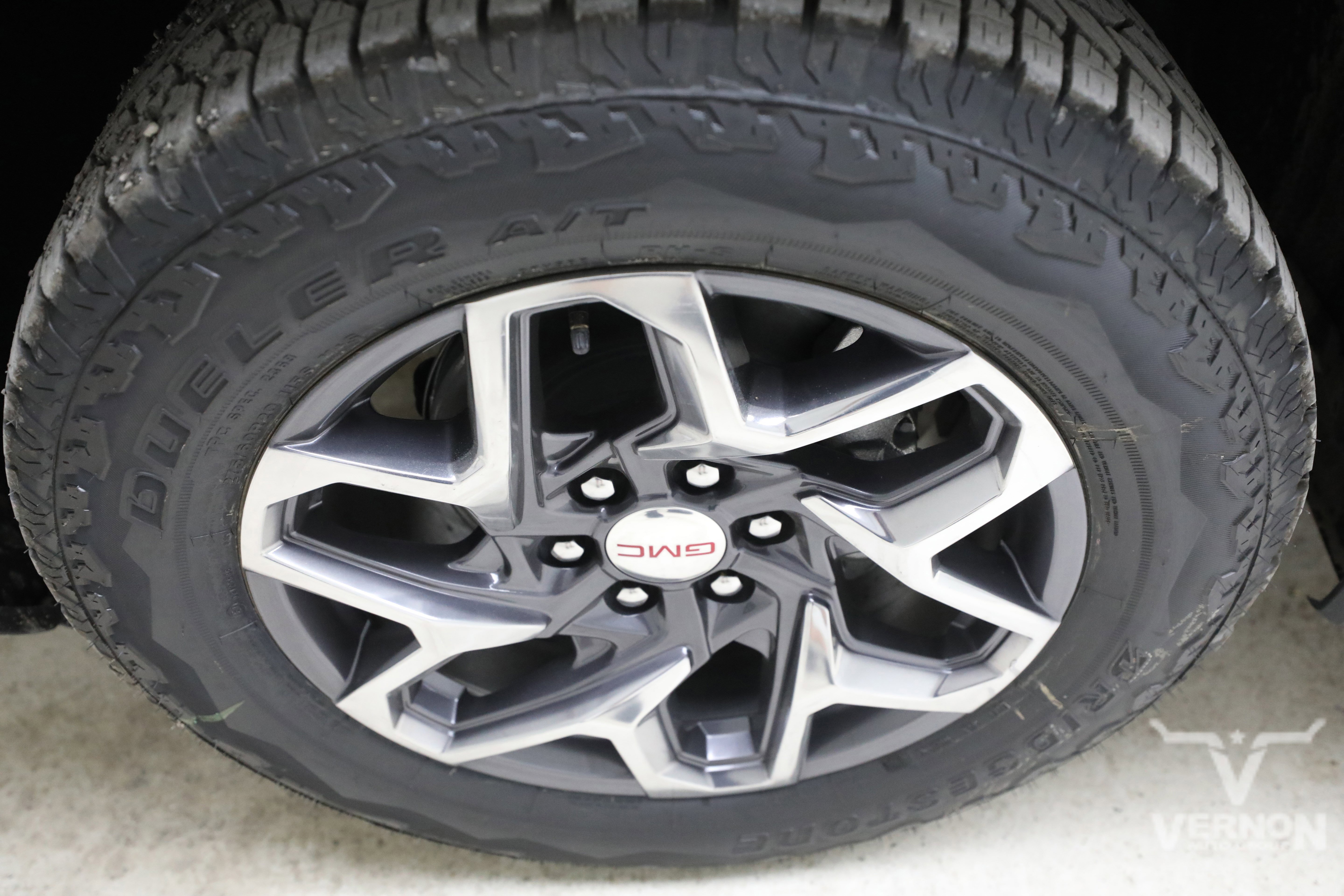 New 2026 Glacier White Tricoat GMC N image 31