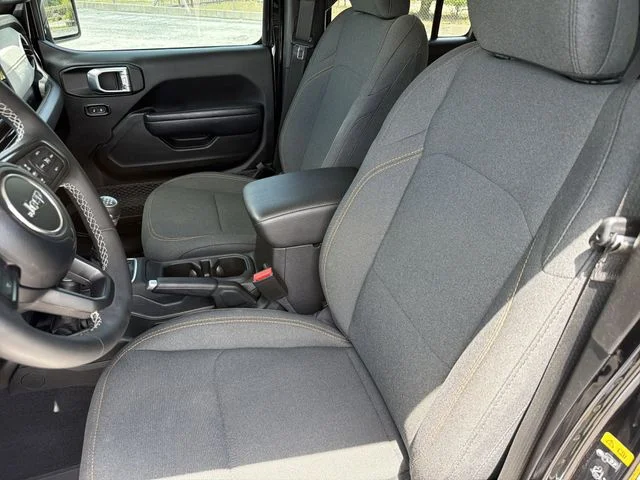 Used 2025 Black Jeep Sport S image 18