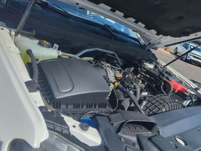 Used 2020 White Ford XL image 28