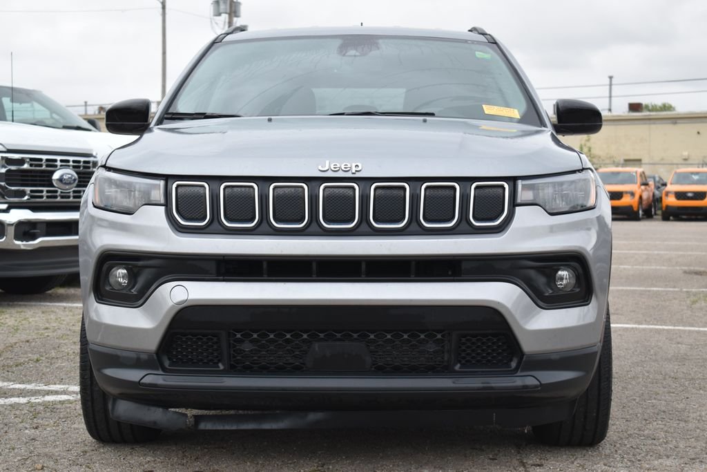 Used 2022 Jeep Compass Latitude with VIN 3C4NJDBB1NT174324 for sale in Kansas City