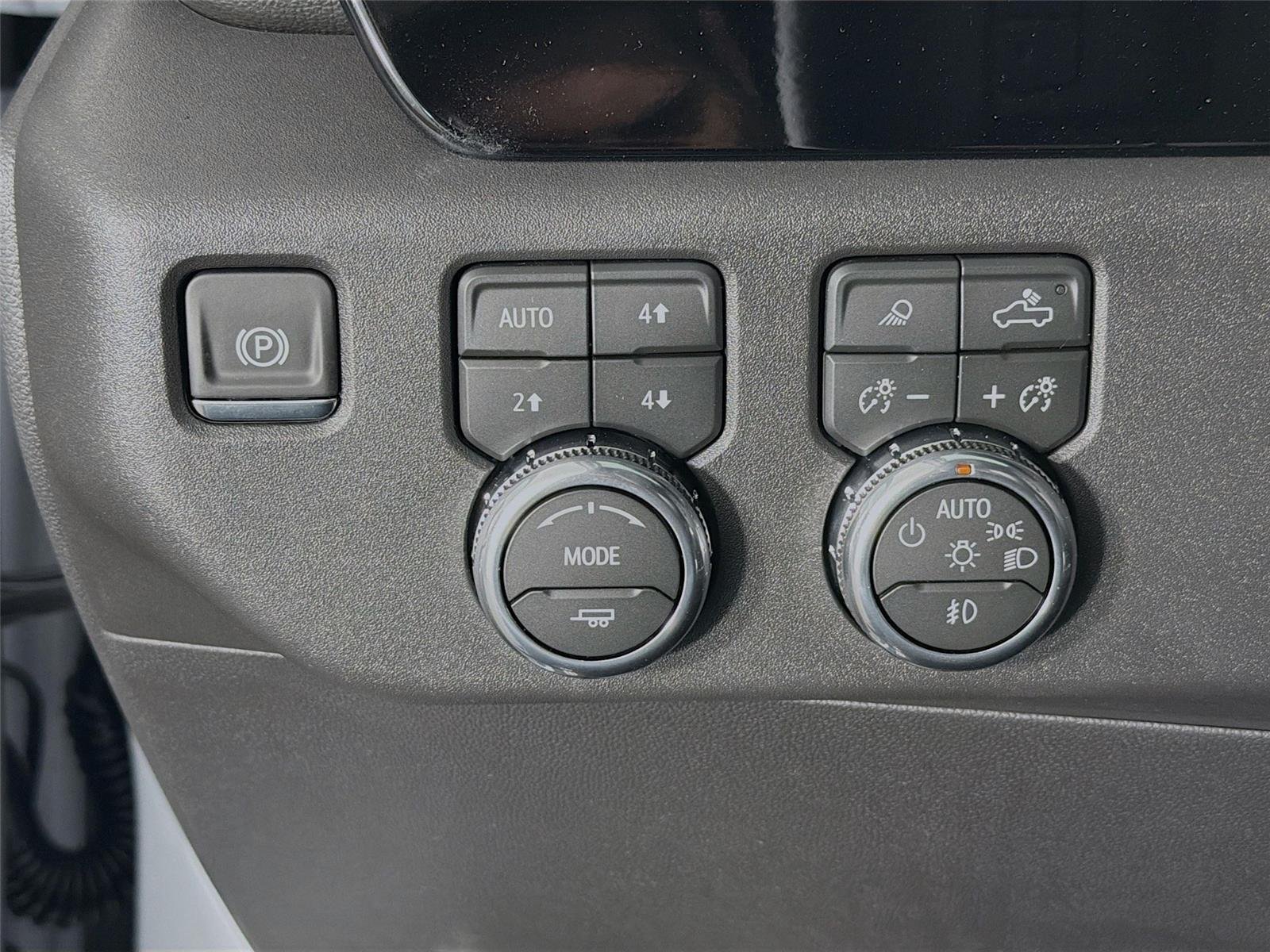 New 2026 Glacier White Tricoat GMC SLT image 10