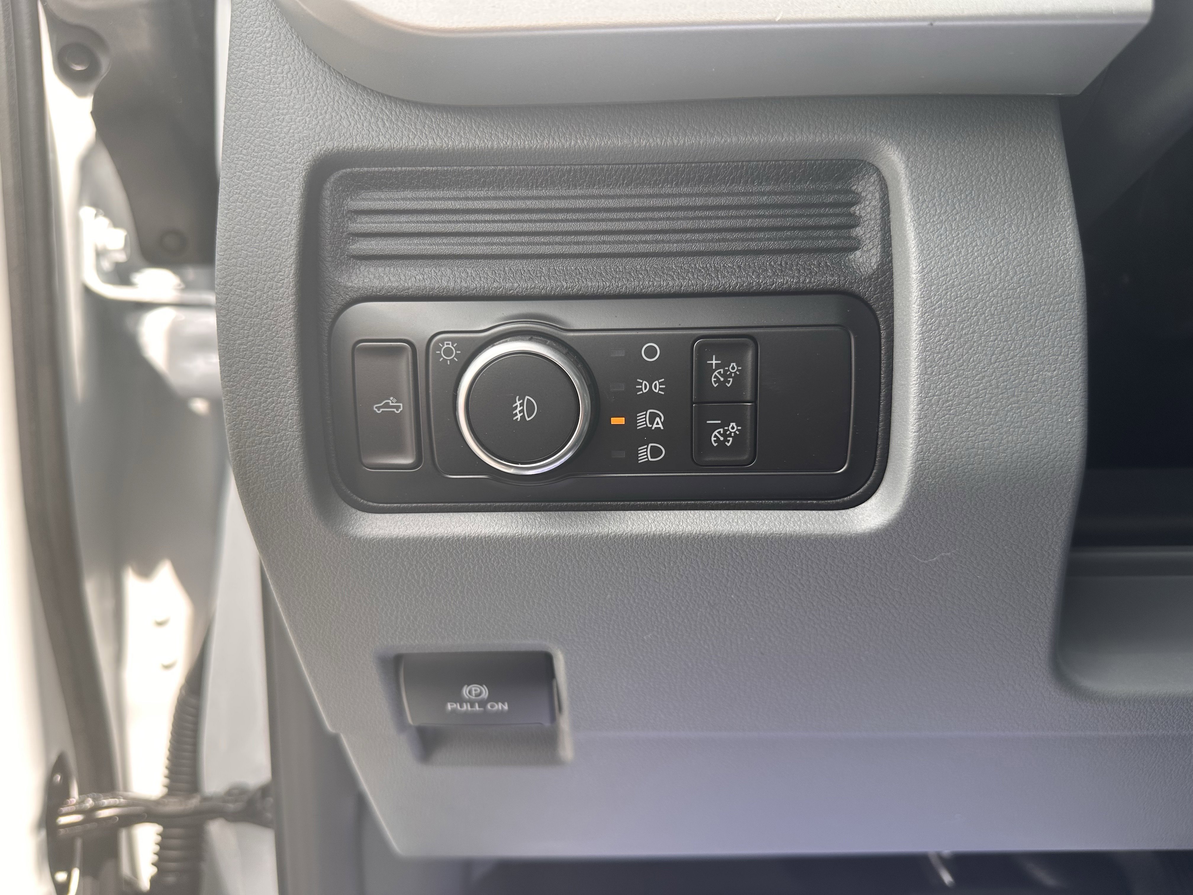New 2026 Oxford White Ford F-250® XL image 19