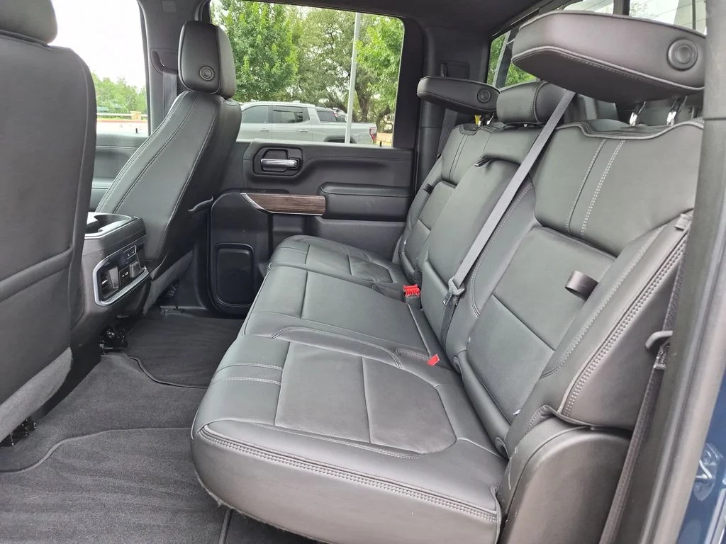 Used 2020 Blue Chevrolet High Country image 34