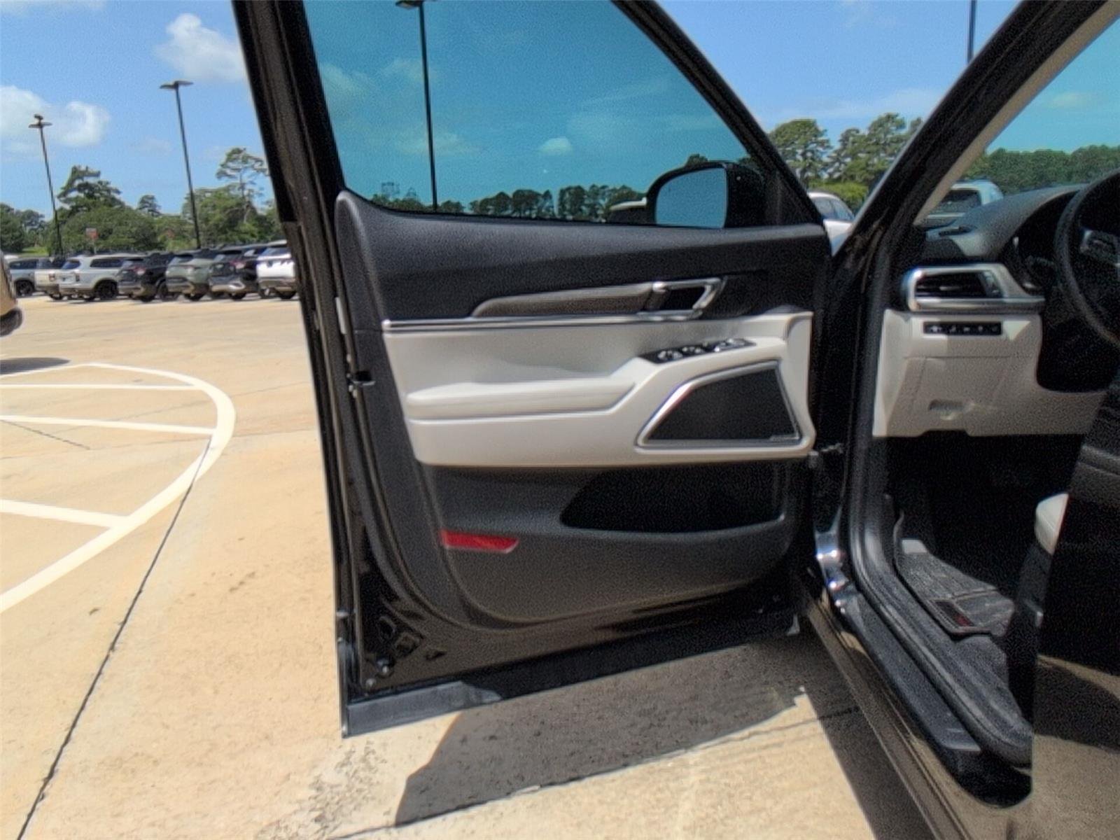 Used 2021 Ebony Black Kia EX image 15