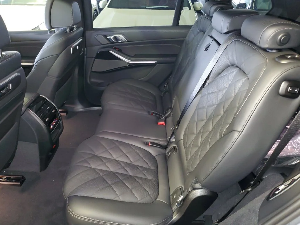 New 2027 Skyscraper Grey Metallic BMW xDrive40i image 11