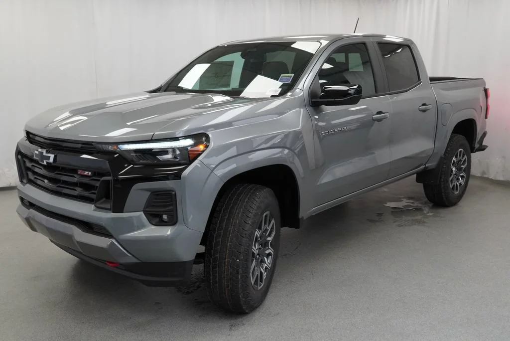 New 2026 Sterling Gray Metallic Chevrolet Z71 image 4