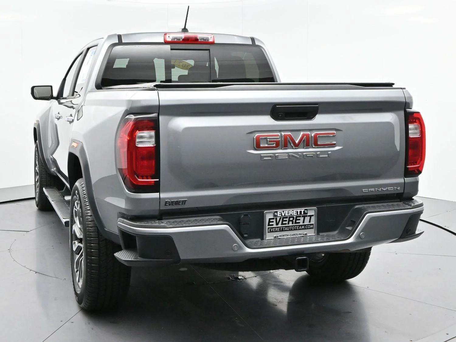 Used 2023 Sterling Metallic GMC Denali image 6