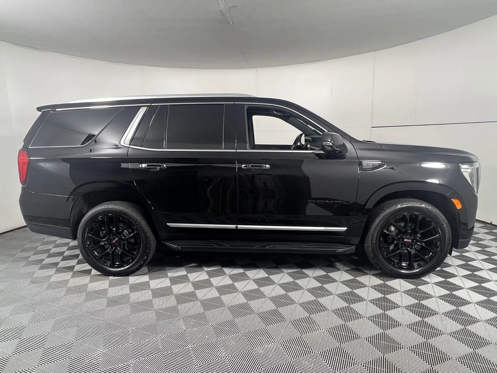 Used 2023 Onyx Black GMC Denali image 13