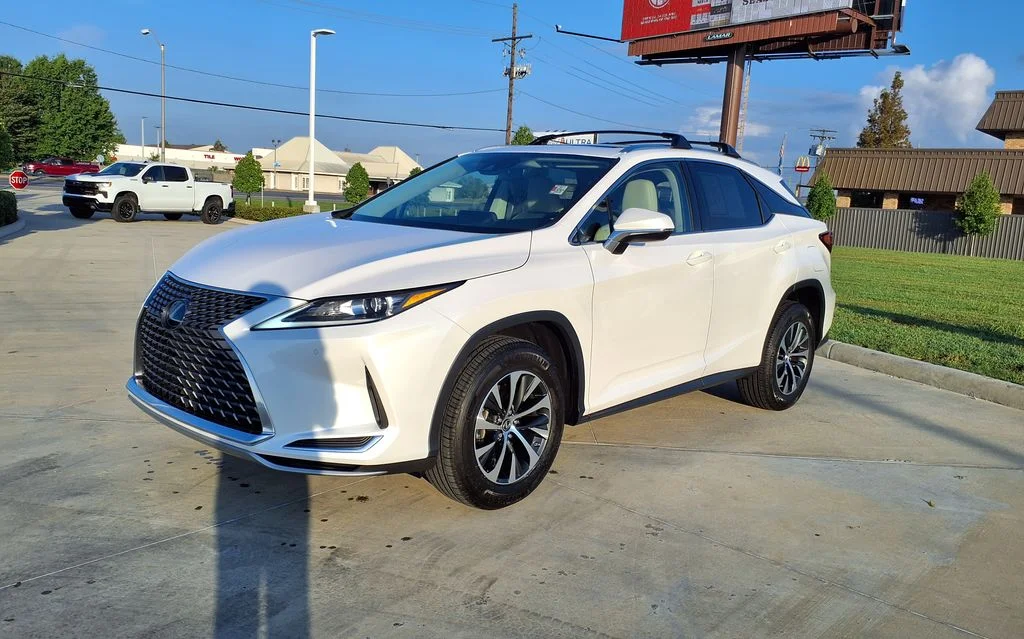 Used 2021 White Lexus 350 image 3