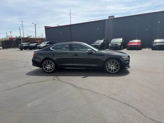 Used 2025 Black Genesis 2.5T image 3