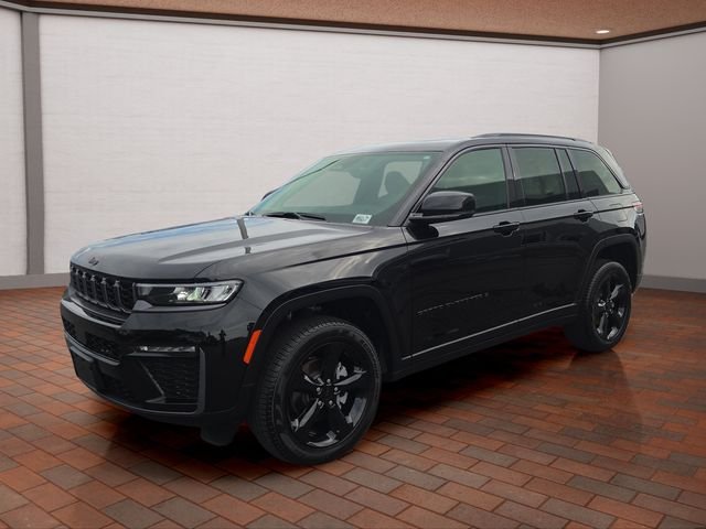 Used 2026 Diamond Black Jeep Limited image 31