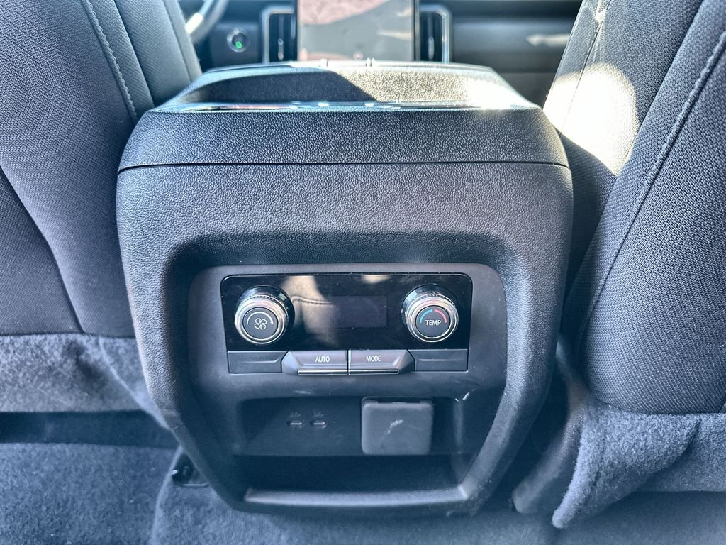Used 2025 Summit White GMC Elevation image 21
