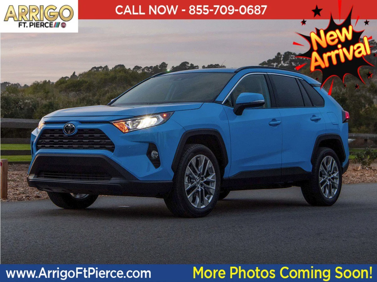 2019 Toyota RAV4 LE FWD's photo