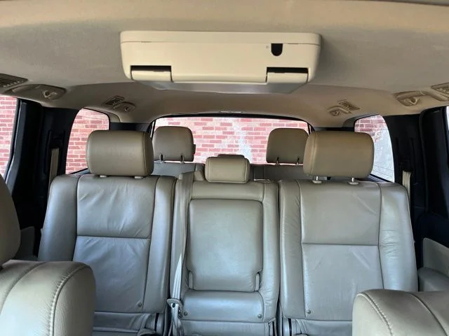 Used 2016 Super White Toyota SR5 image 32