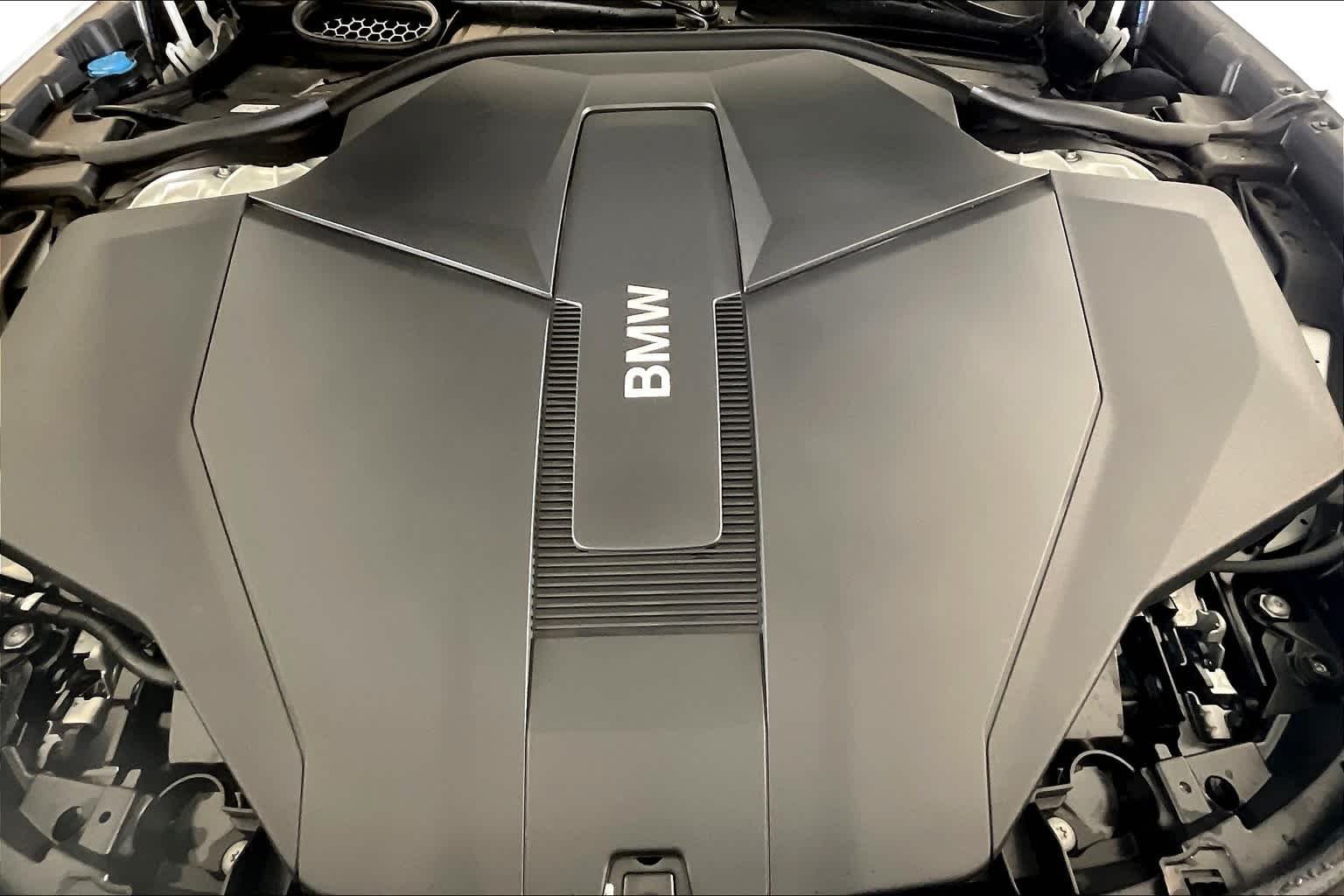 2025 BMW i7 50 - Photo 16
