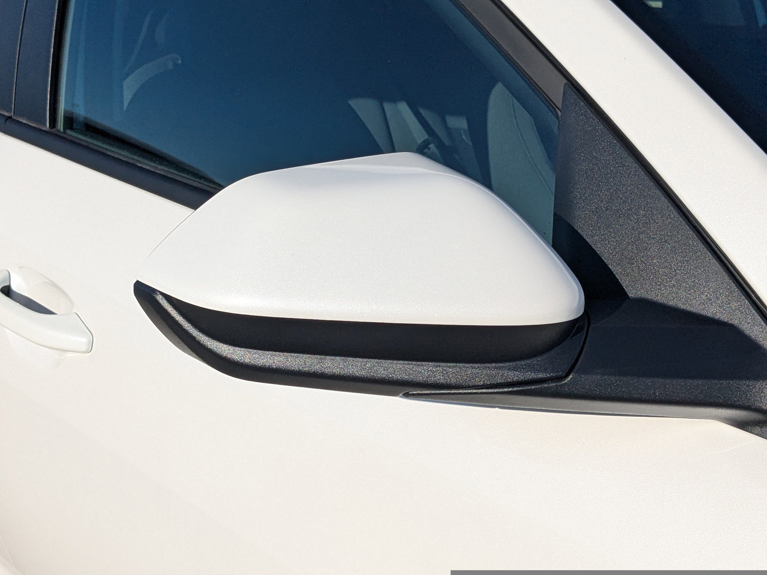 New 2025 Snow White Pearl Kia EX image 14