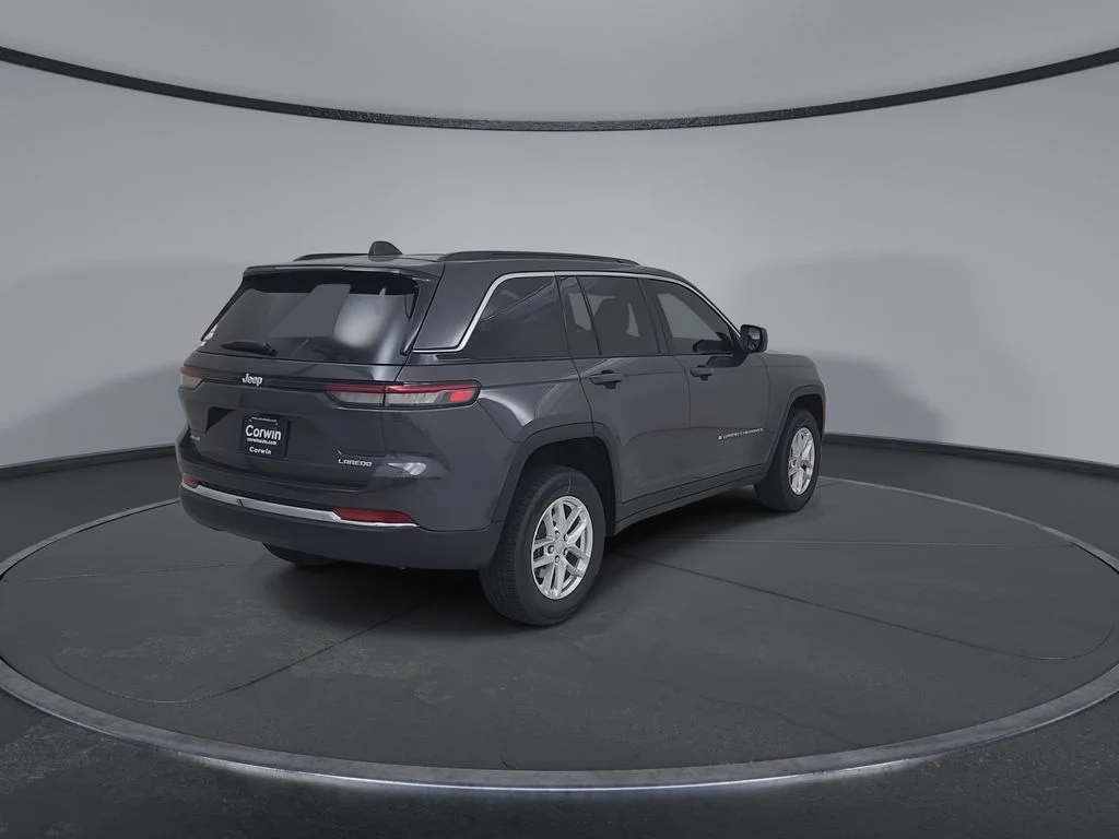 New 2026 Baltic Gray Metallic Clearcoat Jeep Laredo image 14