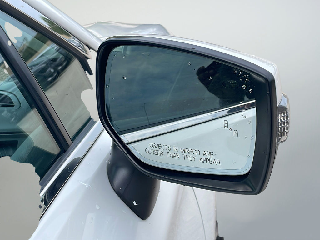 Used 2016 White Subaru 2.5i image 44