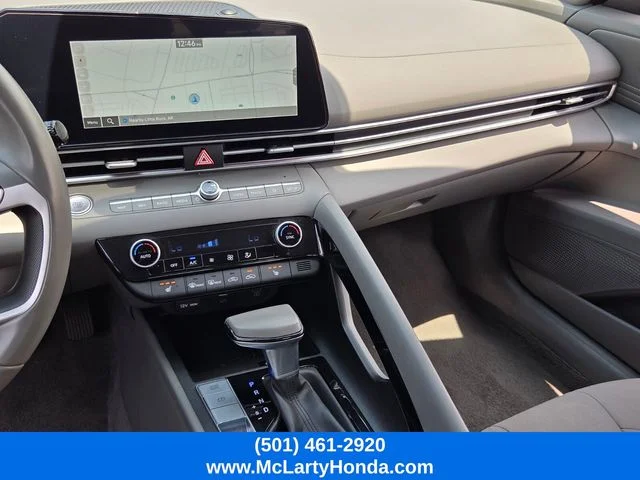 Used 2025 Gray Hyundai SEL Convenience image 27