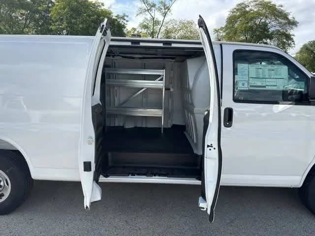2025 Chevrolet Express Cargo Work Van - Photo 8