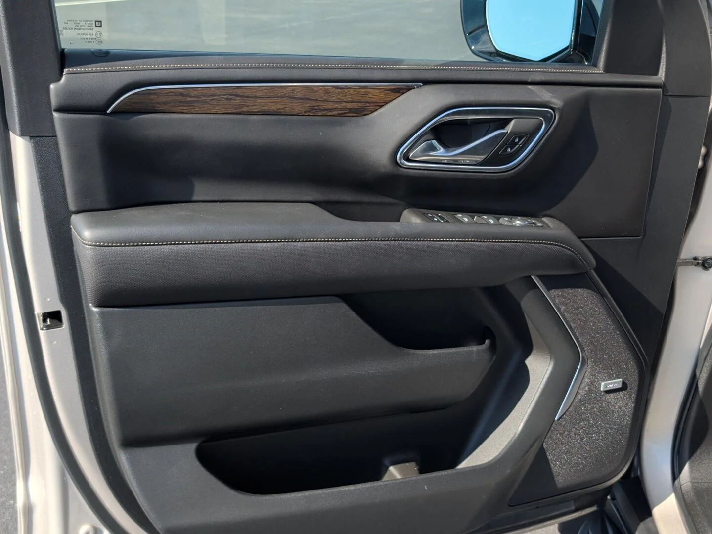 Used 2024 Empire Beige Metallic Chevrolet Premier image 10