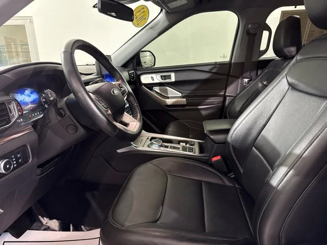 Used 2023 Silver Ford Limited image 17