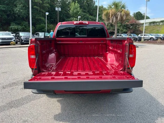Used 2019 Red Chevrolet Z71 image 30
