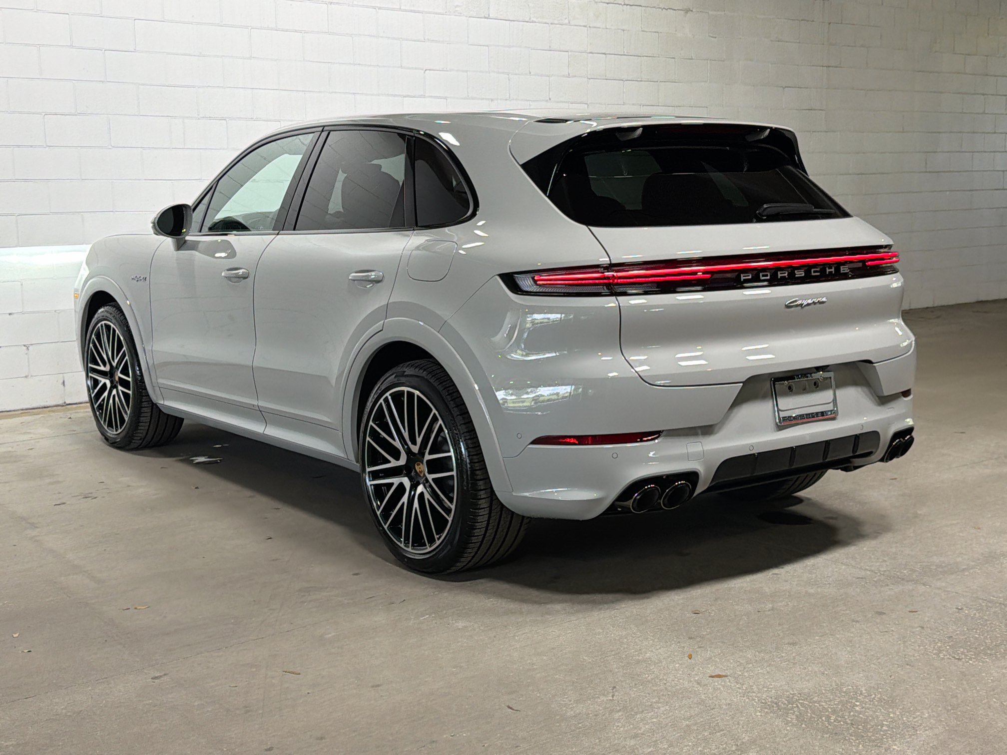 New 2026 Chalk Porsche E-Hybrid image 3