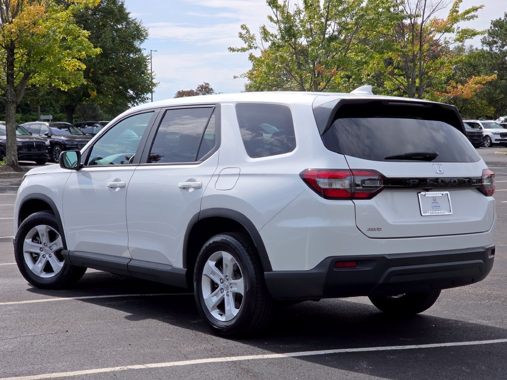 2024 Honda Pilot LX - Photo 20