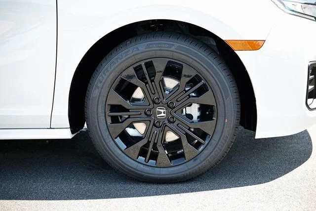 New 2026 Platinum White Pearl Honda Sport-L image 16