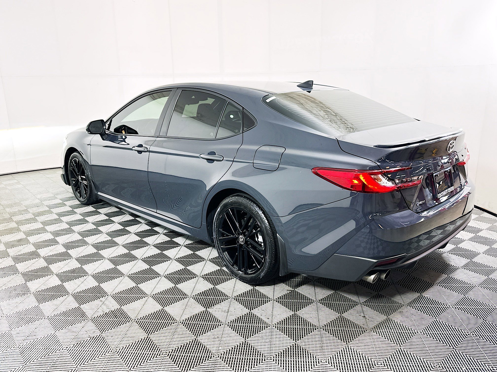 2025 Toyota Camry thumbnail 7