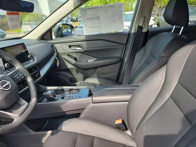 New 2026 Everest White Pearl TriCoat Nissan Dark Armor™ image 8