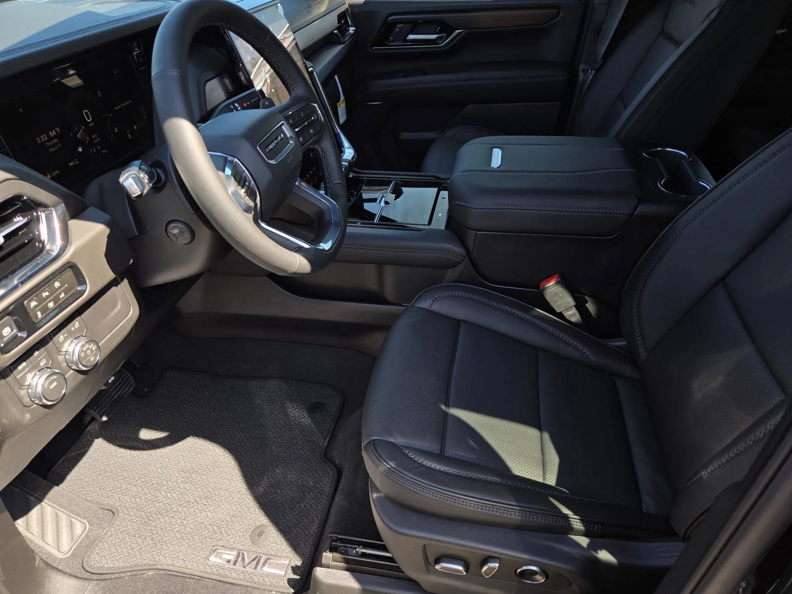 2026 GMC Yukon XL Denali - Photo 10