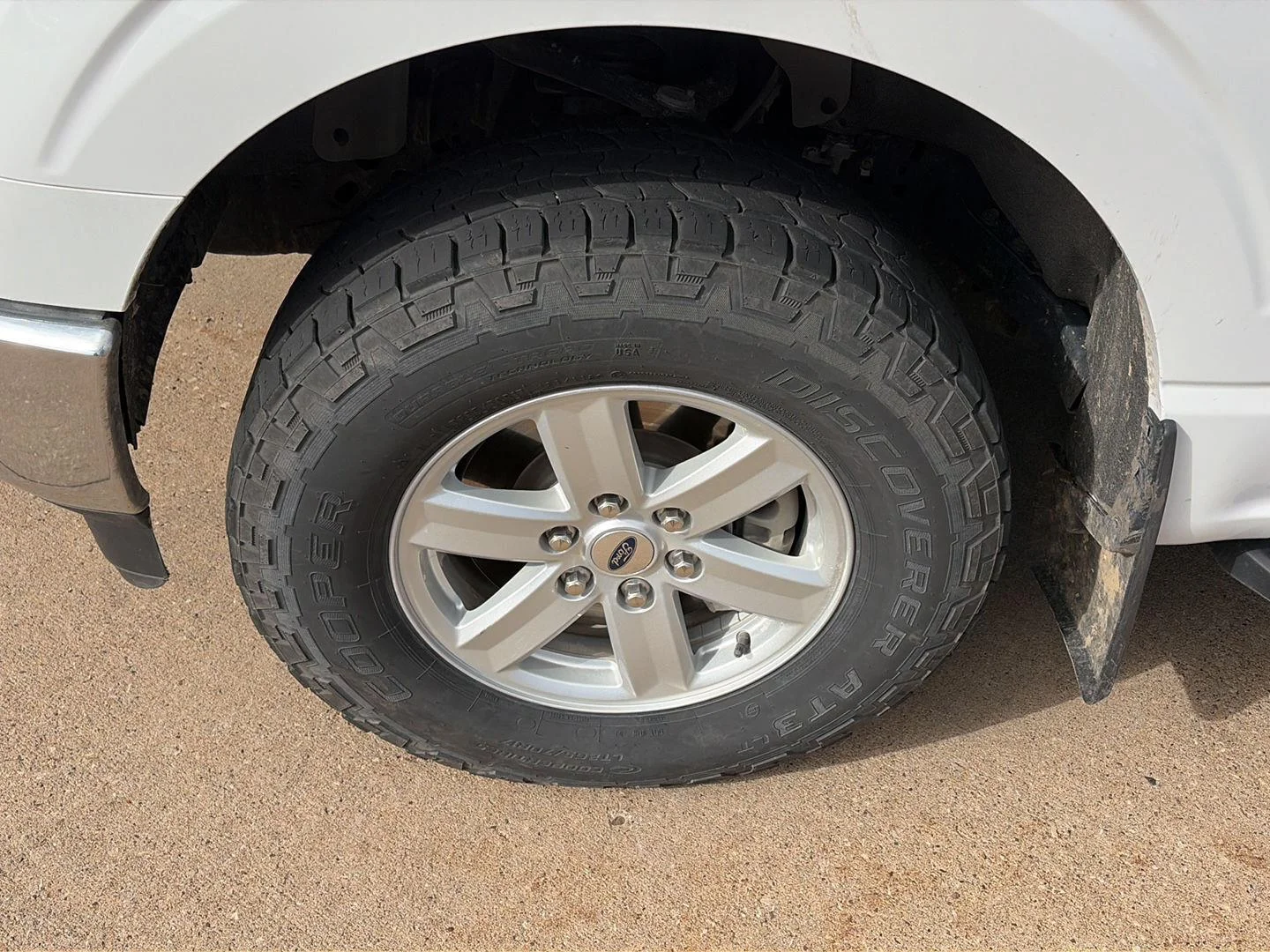 Used 2022 White Ford XL image 9