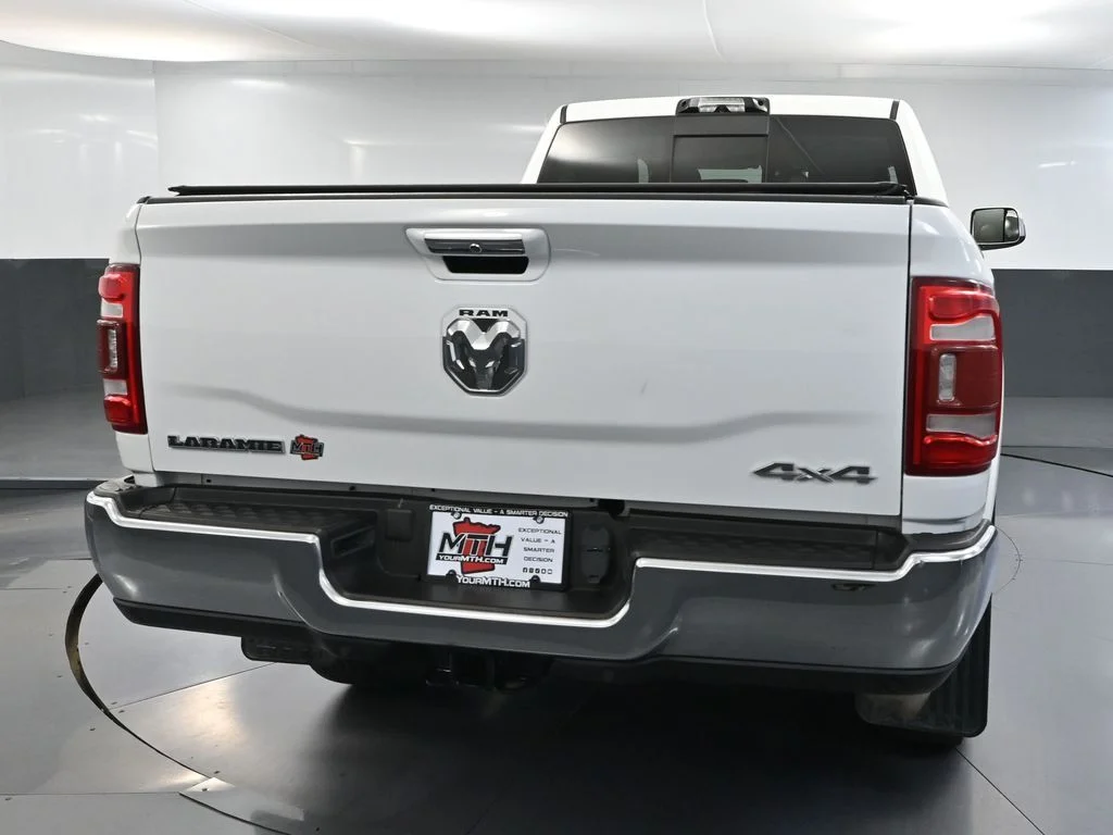 Used 2022 White Ram Laramie image 7