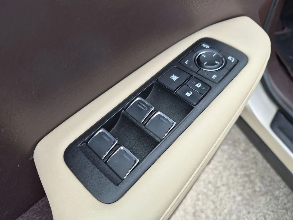 Used 2018 Beige Lexus 350 image 21
