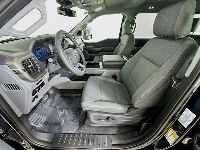 New 2026 Agate Black Metallic Ford XLT image 21