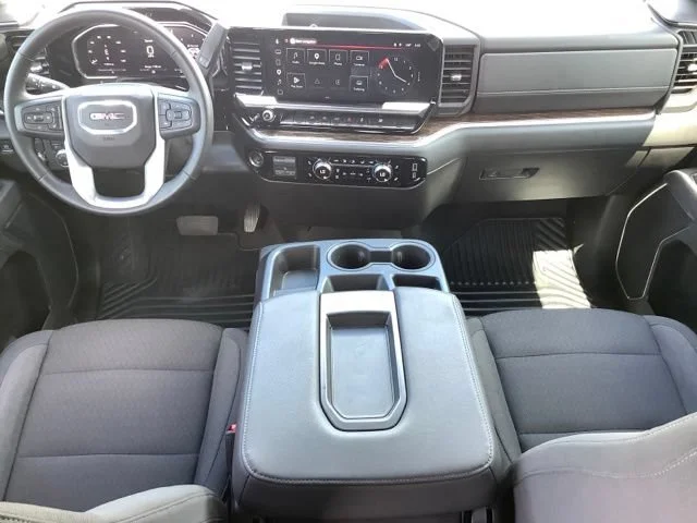 Certified Used 2026 Titanium Rush Metallic GMC SLE image 18