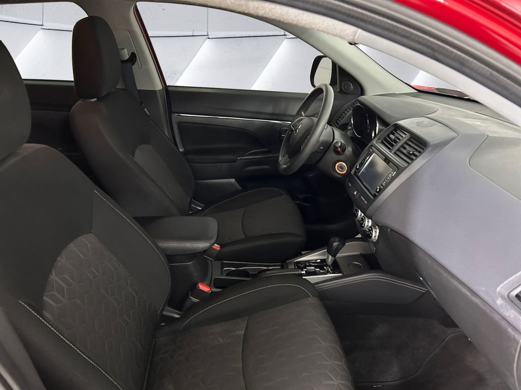 Used 2022 Red Mitsubishi 2.0 ES image 13